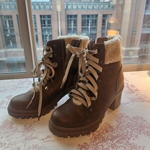 Cozy Brown Lace-Up Boots with Cream Trim